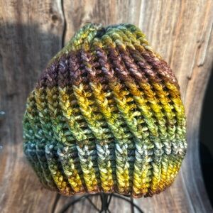 NEW Handmade Knit Multi-Color Women’s Hat Item #PHK348